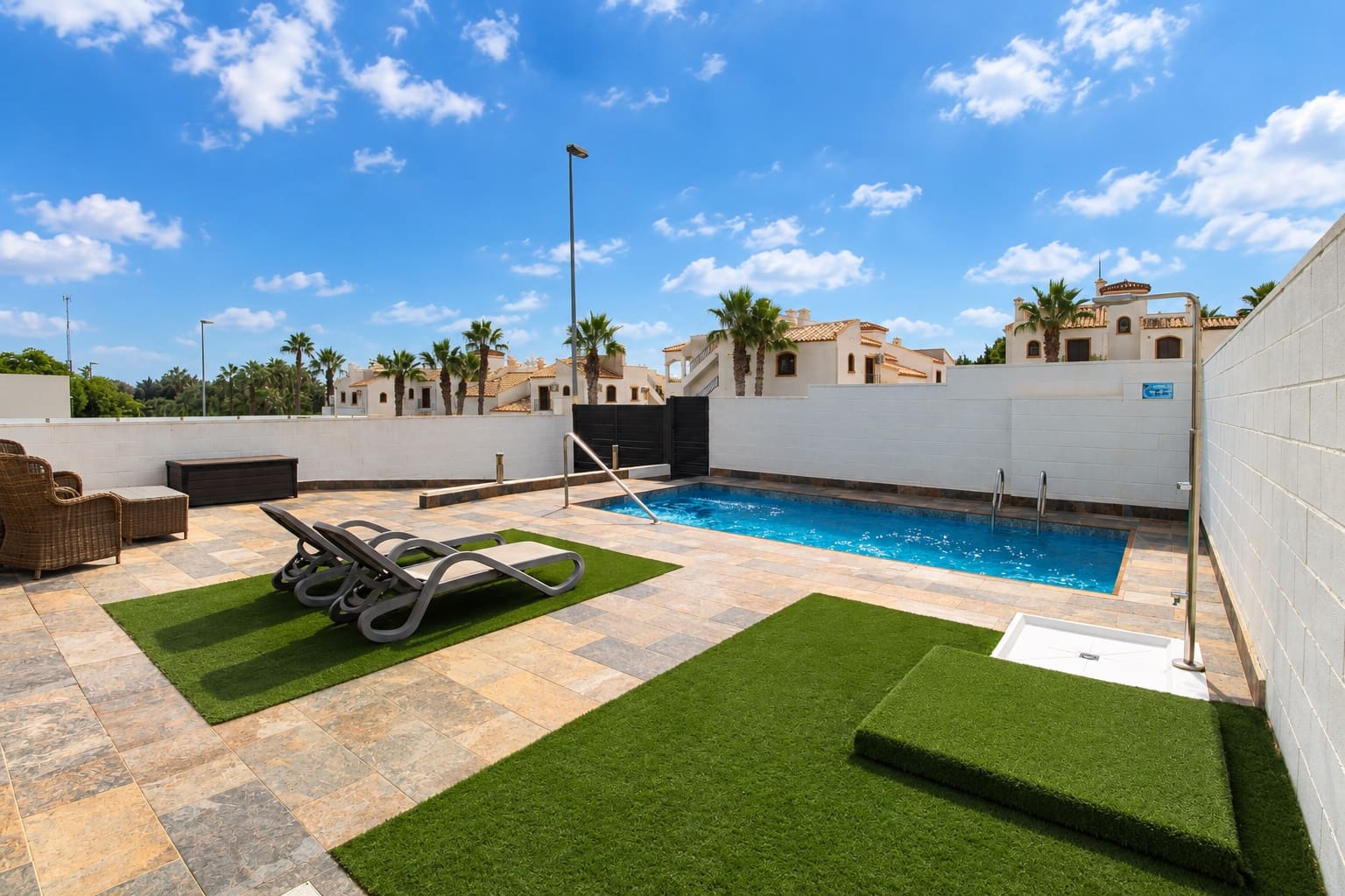 3 quarto Moradia para venda em Villamartin com piscina garagem - 439 999 € (Ref: 10131287)