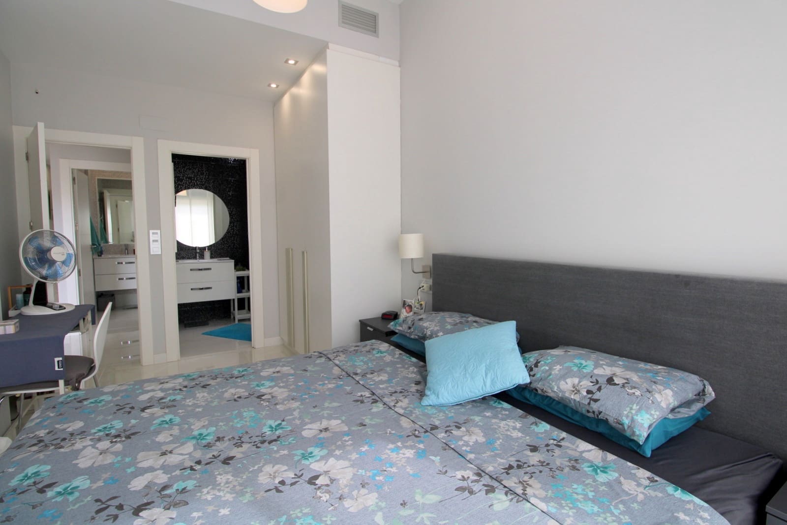 3 quarto Moradia para venda em Villamartin com piscina garagem - 439 999 € (Ref: 10131287)