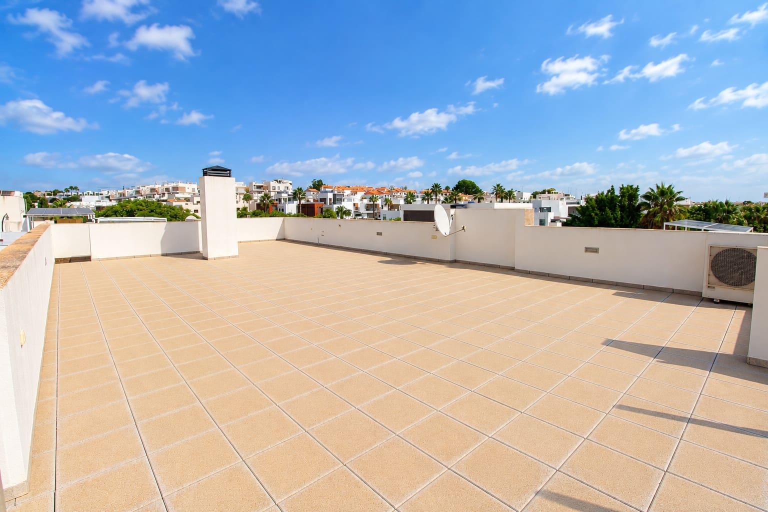 3 quarto Moradia para venda em Villamartin com piscina garagem - 439 999 € (Ref: 10131287)