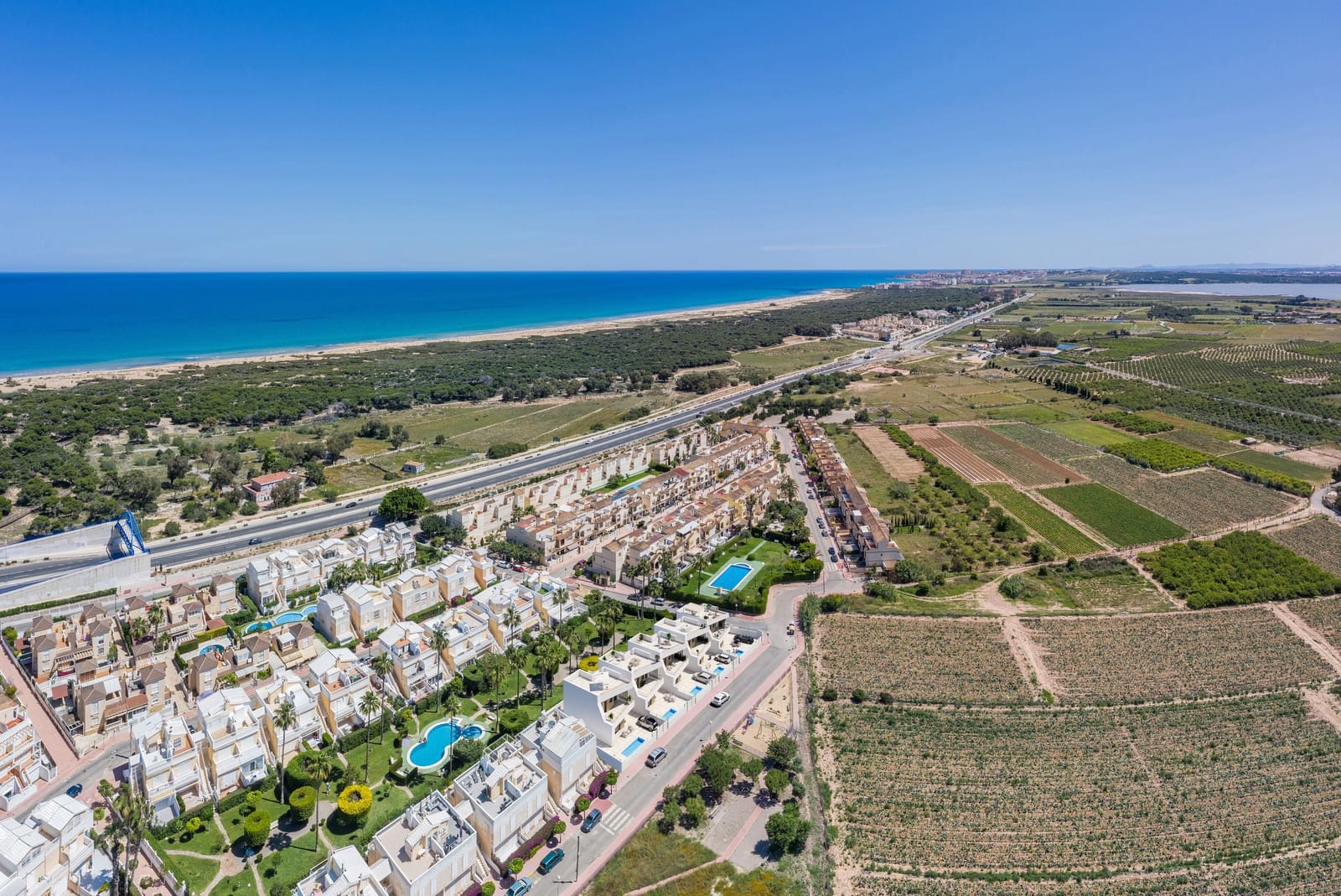 3 slaapkamer Villa te koop in Guardamar del Segura met zwembad garage - € 595.000 (Ref: 10135738)