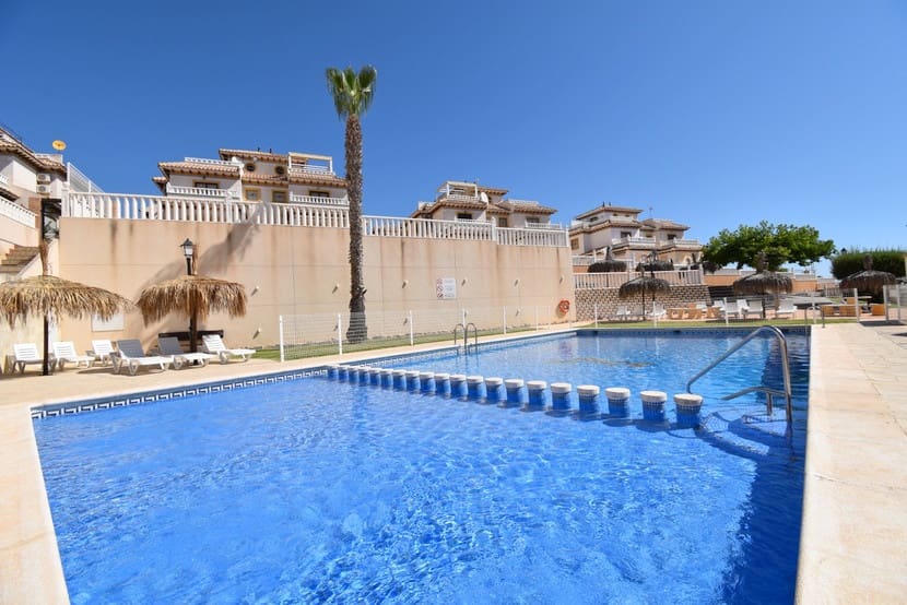 3 soverom Hus til salgs i Cabo Roig med svømmebasseng garasje - € 219 999 (Ref: 10139278)