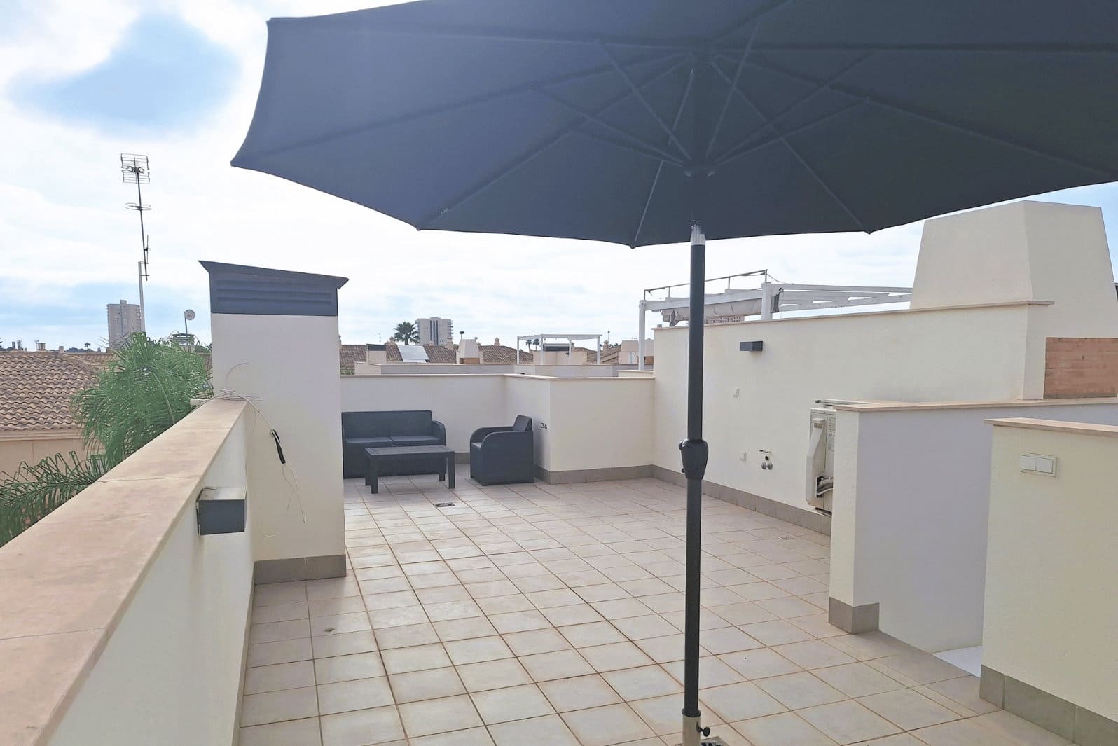 3 sypialnia Willa na sprzedaż w Santiago de la Ribera z basenem garażem - 329 000 € (Ref: 10139280)