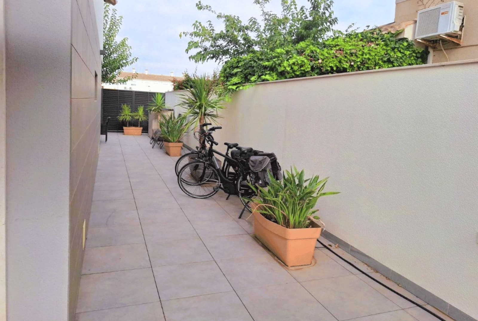 3 sypialnia Willa na sprzedaż w Santiago de la Ribera z basenem garażem - 329 000 € (Ref: 10139280)