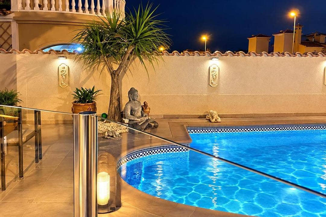 3 bedroom Villa for sale in Villamartin with pool - € 395,000 (Ref: 10141733)