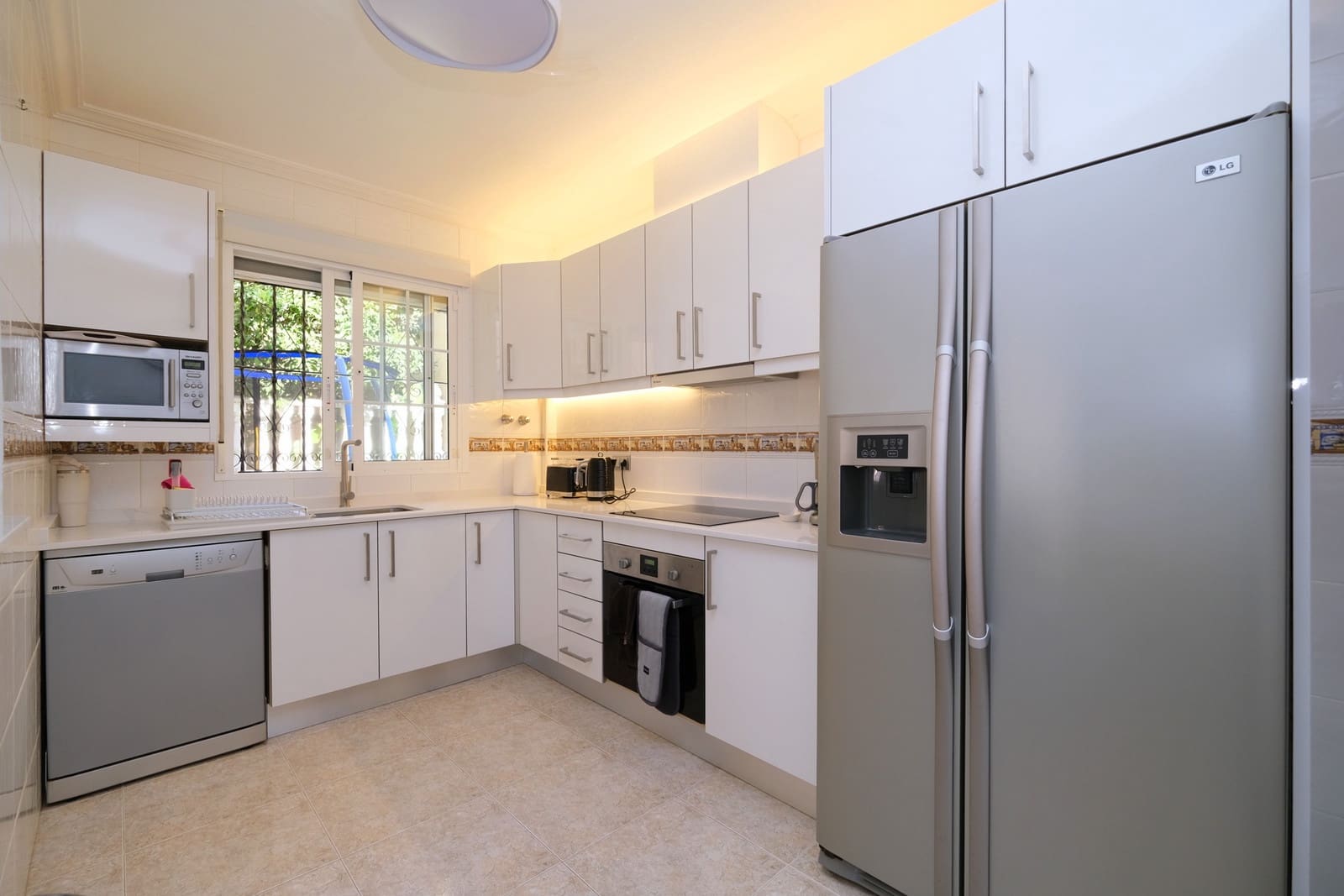 3 bedroom Villa for sale in Villamartin with pool - € 395,000 (Ref: 10141733)