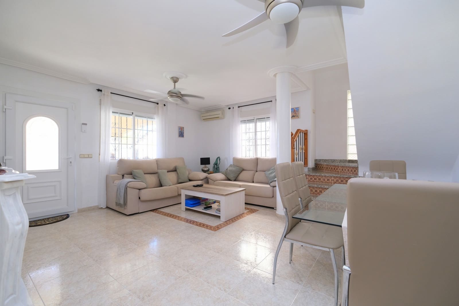 3 bedroom Villa for sale in Villamartin with pool - € 395,000 (Ref: 10141733)