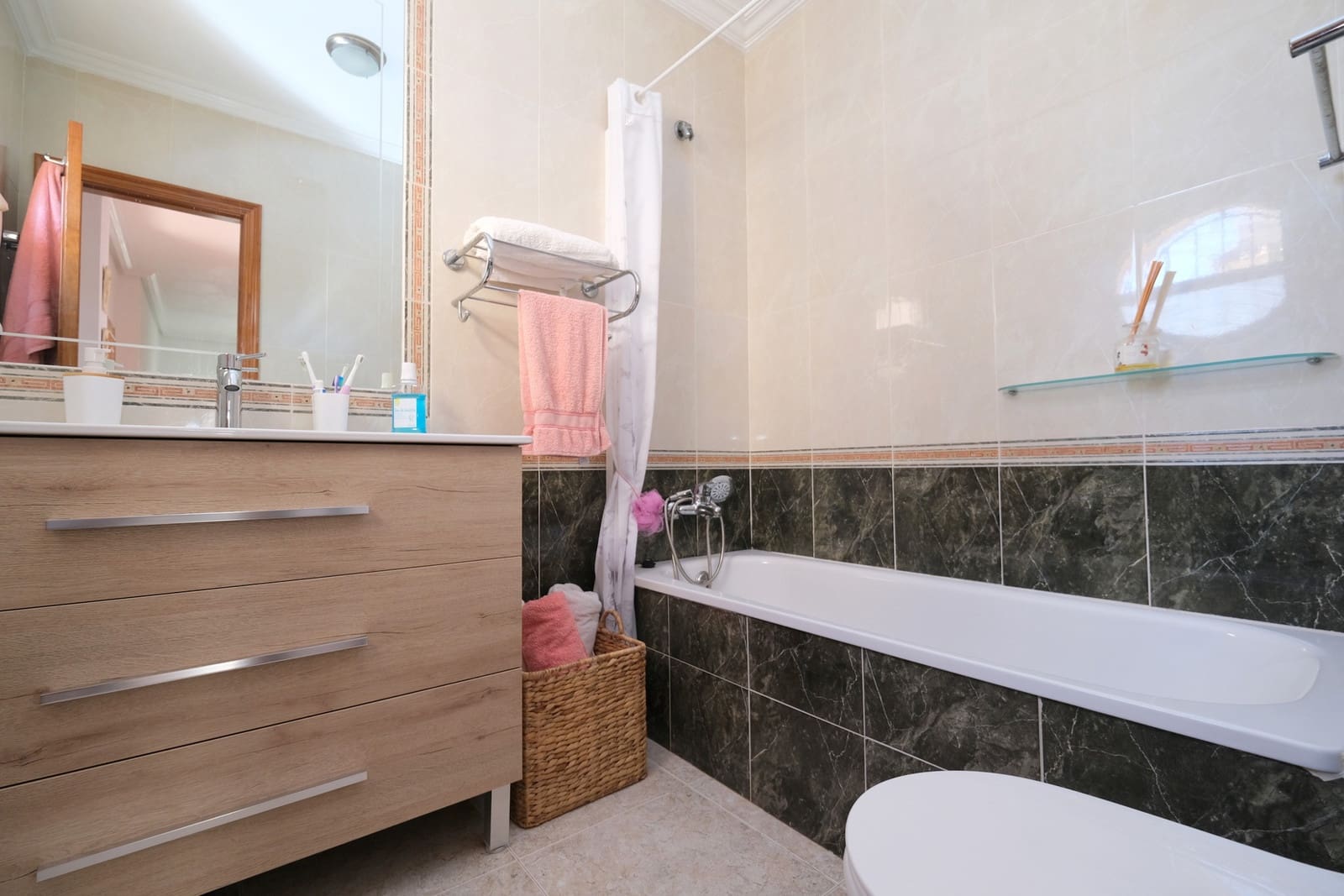 3 bedroom Villa for sale in Villamartin with pool - € 395,000 (Ref: 10141733)