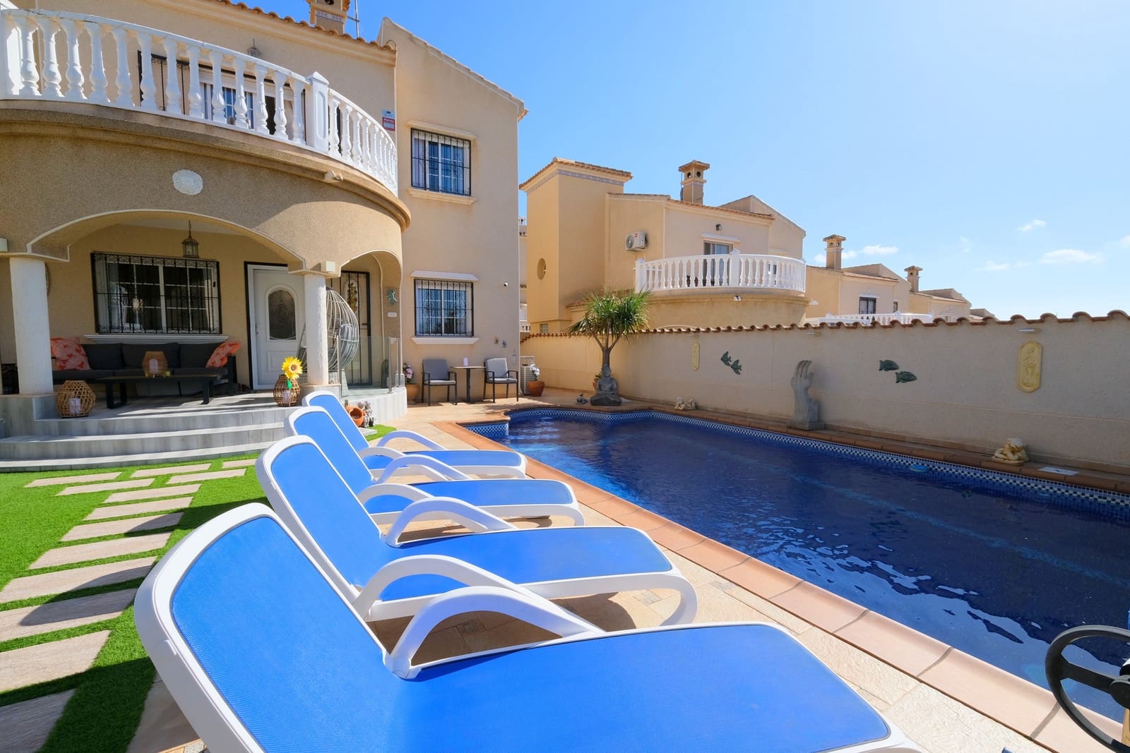 3 bedroom Villa for sale in Villamartin with pool - € 395,000 (Ref: 10141733)