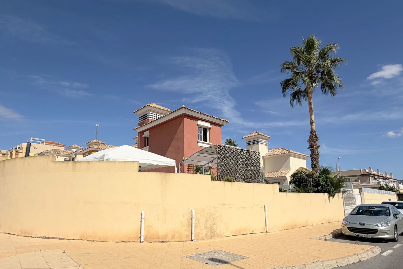 3 sovrum Villa till salu i Villamartin med pool garage - 399 000 € (Ref: 10148342)