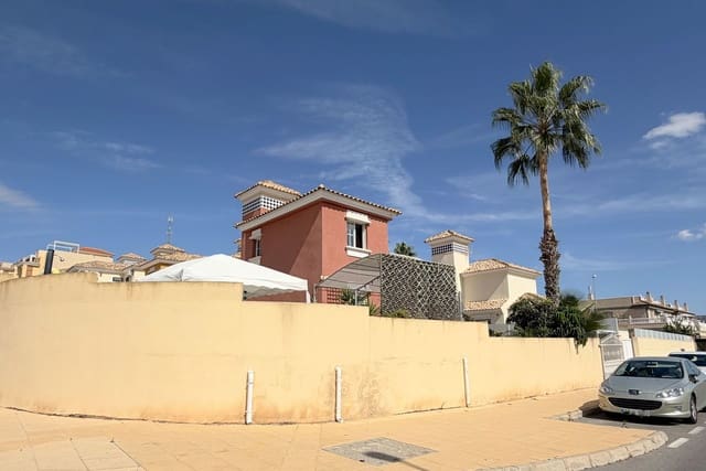 3 sovrum Villa till salu i Villamartin, Orihuela med pool garage - 399 000 € (Ref: 10148342)