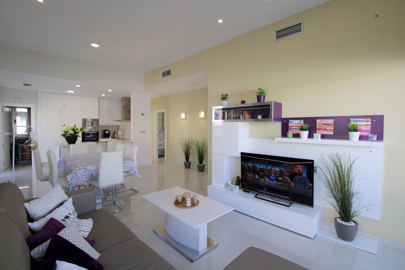 3 bedroom Villa for sale in Villamartin with pool garage - € 439,000 (Ref: 10150277)