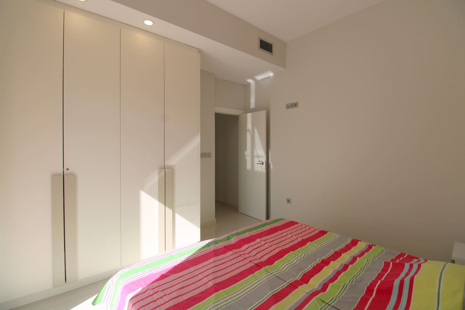 3 bedroom Villa for sale in Villamartin with pool garage - € 439,000 (Ref: 10150277)
