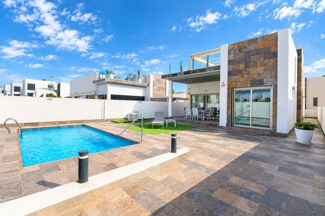 3 bedroom Villa for sale in Villamartin, Orihuela with pool garage - € 439,000 (Ref: 10150277)