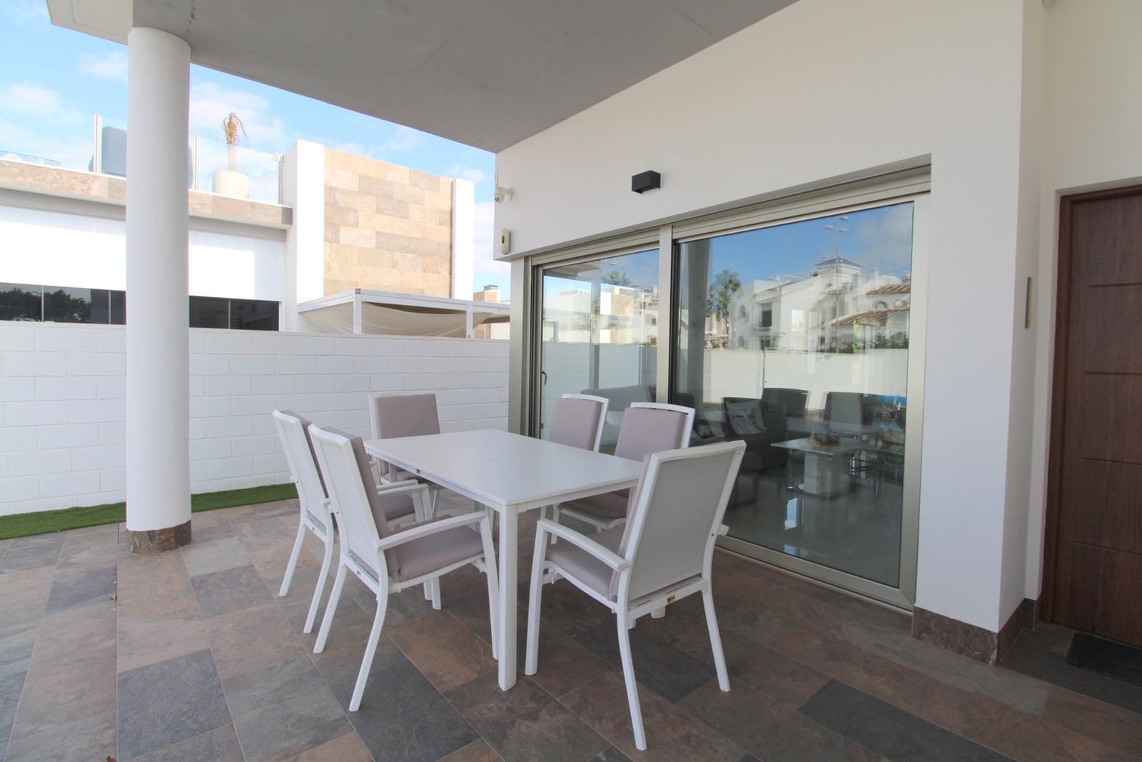 3 bedroom Villa for sale in Villamartin with pool garage - € 439,000 (Ref: 10150277)