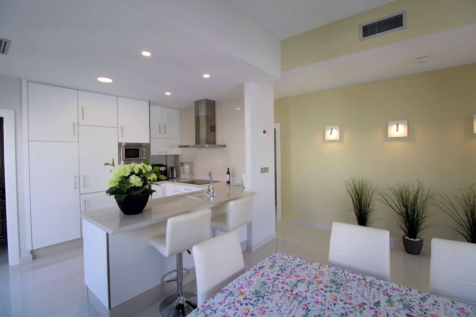 3 bedroom Villa for sale in Villamartin with pool garage - € 439,000 (Ref: 10150277)