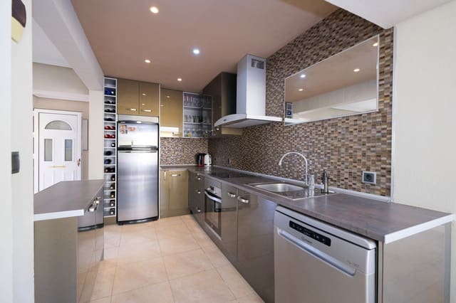 3 slaapkamer Villa te koop in Cabo Roig, Orihuela met zwembad garage - € 749.000 (Ref: 10157411)