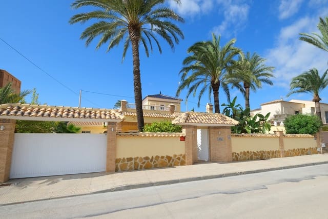 3 slaapkamer Villa te koop in Cabo Roig, Orihuela met zwembad garage - € 749.000 (Ref: 10157411)