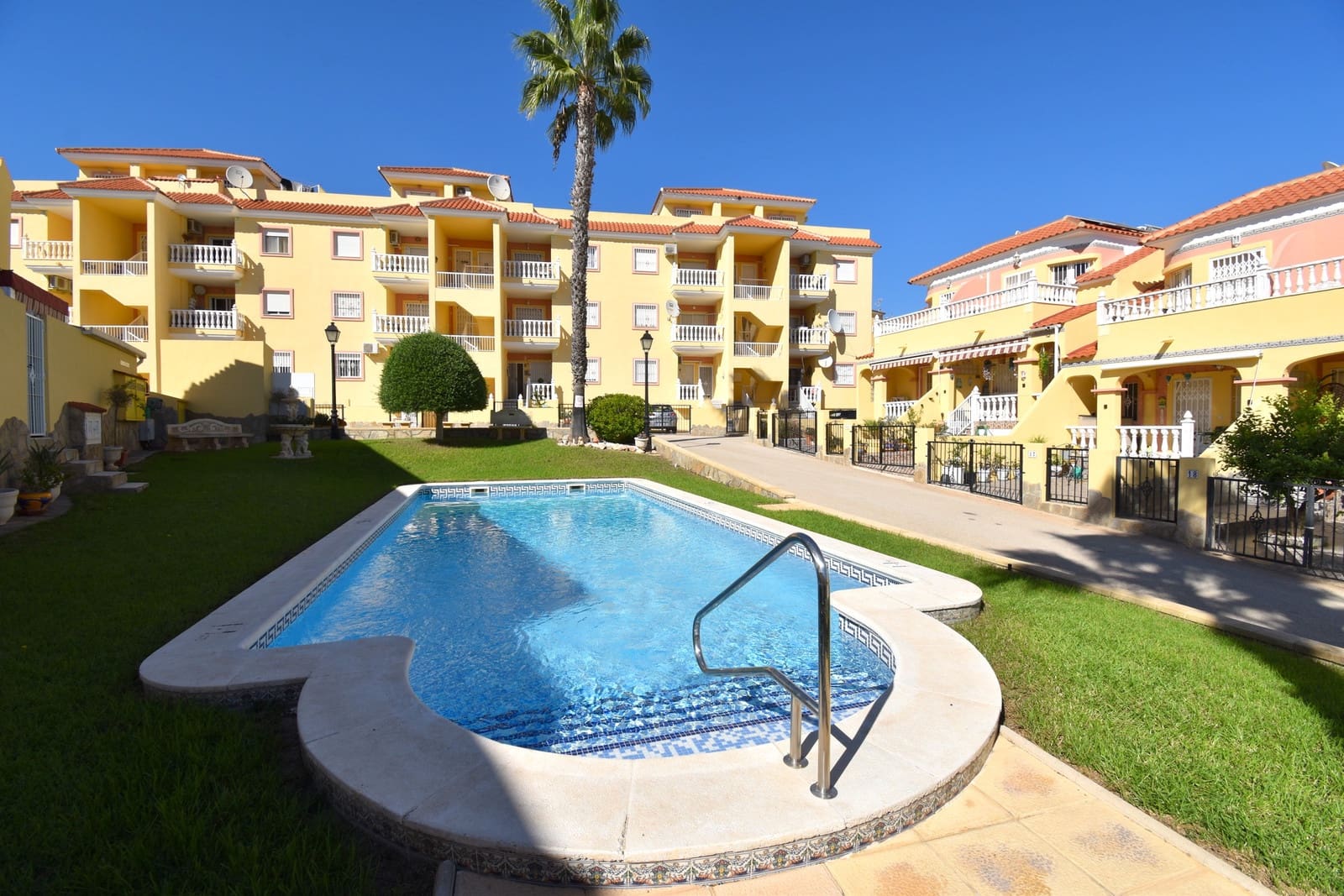 2 slaapkamer Appartement te koop in Villamartin met zwembad garage - € 144.999 (Ref: 10157412)