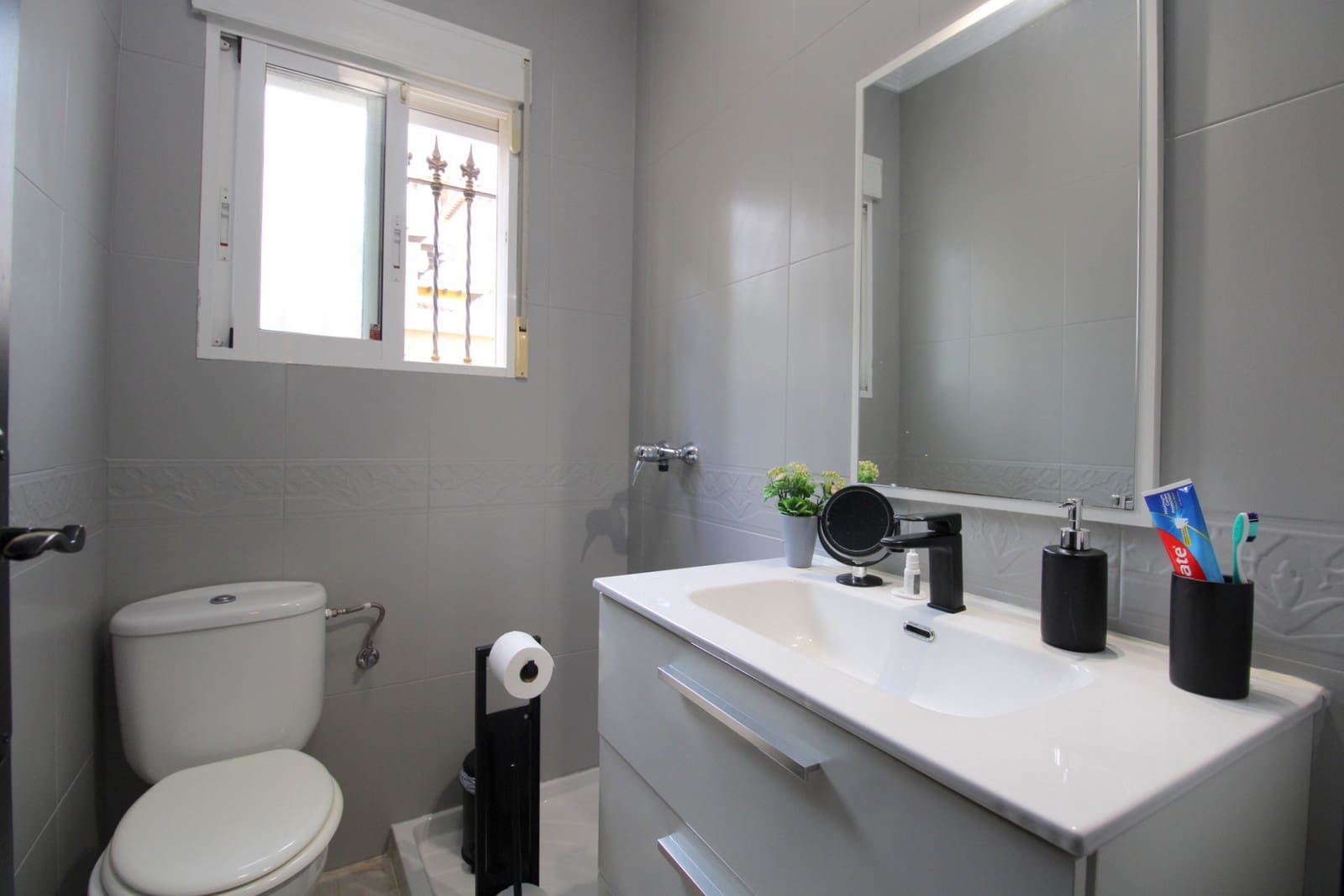 3 bedroom Villa for sale in Villamartin with pool garage - € 429,900 (Ref: 10161054)