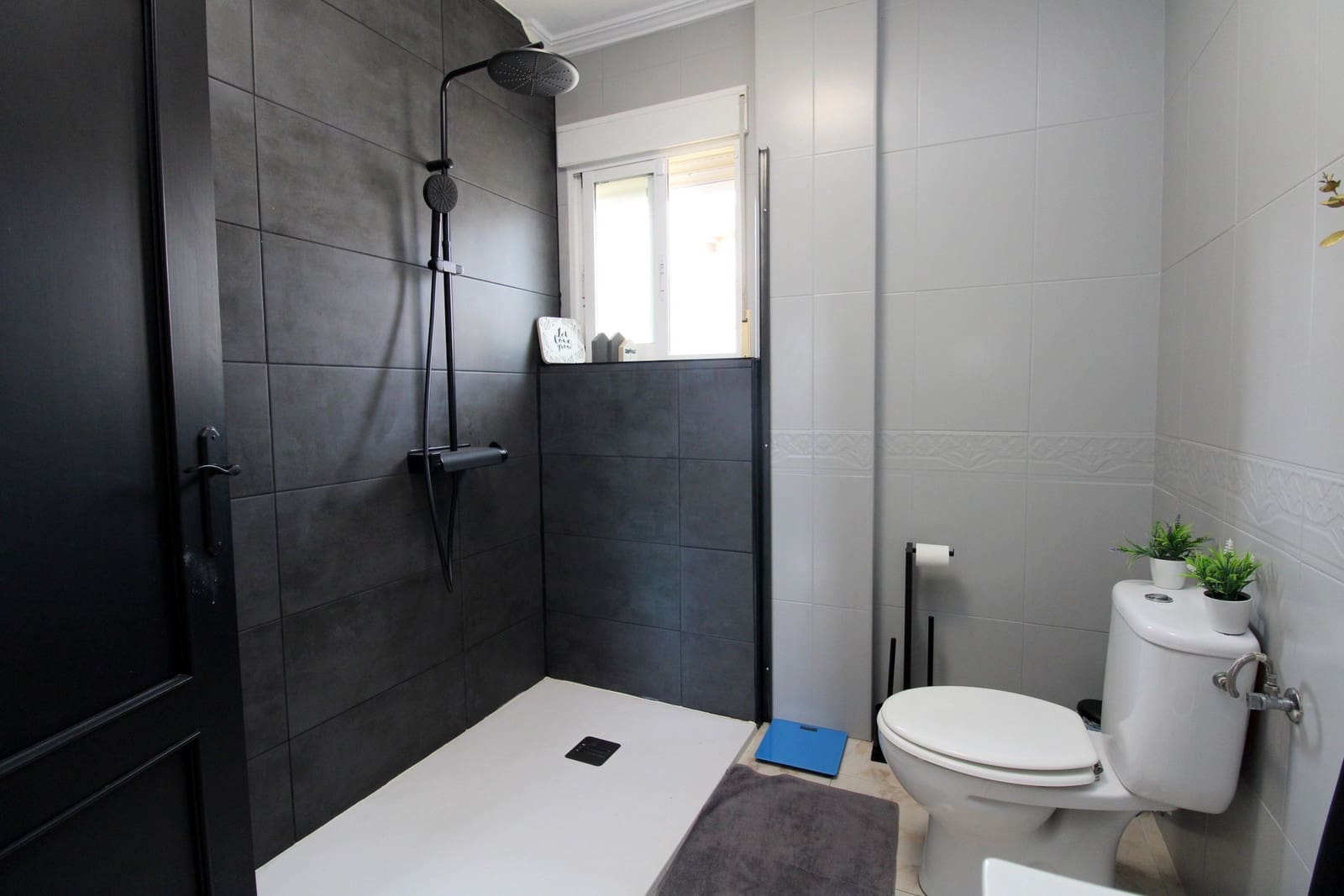 3 bedroom Villa for sale in Villamartin with pool garage - € 429,900 (Ref: 10161054)