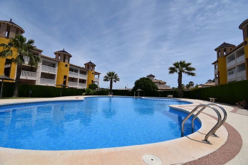 3 bedroom Villa for sale in Villamartin with pool garage - € 429,900 (Ref: 10161054)