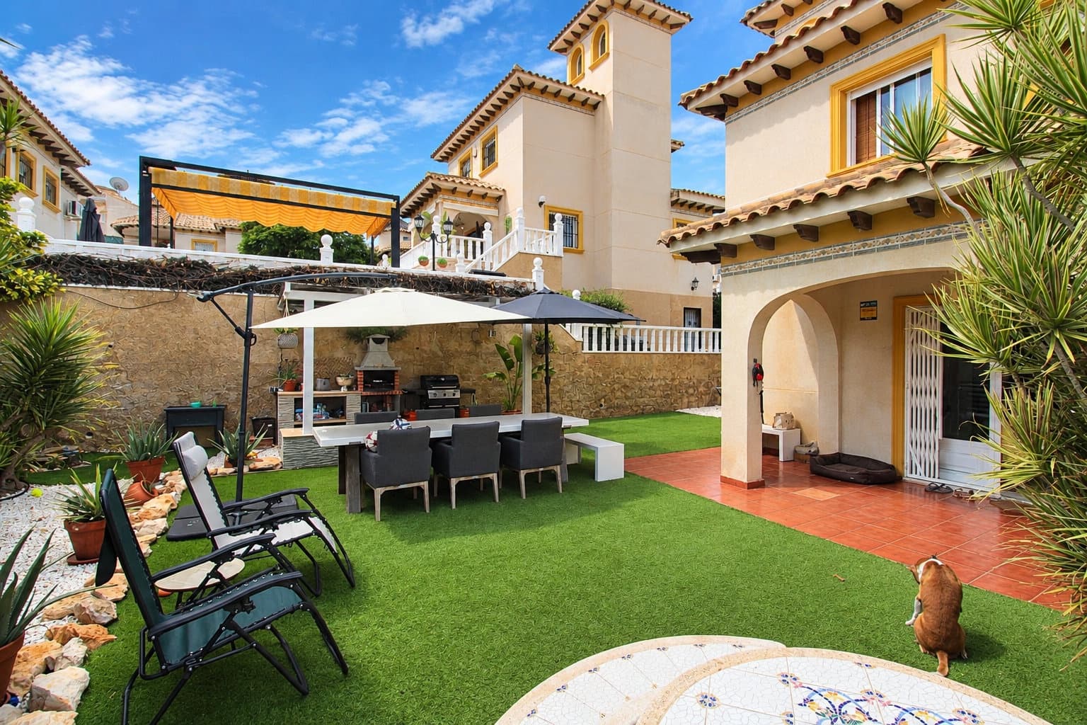 3 bedroom Villa for sale in Villamartin with pool garage - € 429,900 (Ref: 10161054)