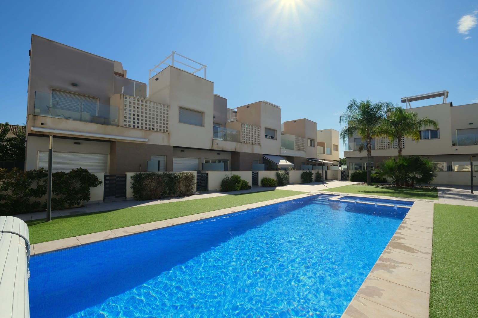 3 soveværelse Byhus til salg i Santiago de la Ribera med swimmingpool - € 275.000 (Ref: 10168255)