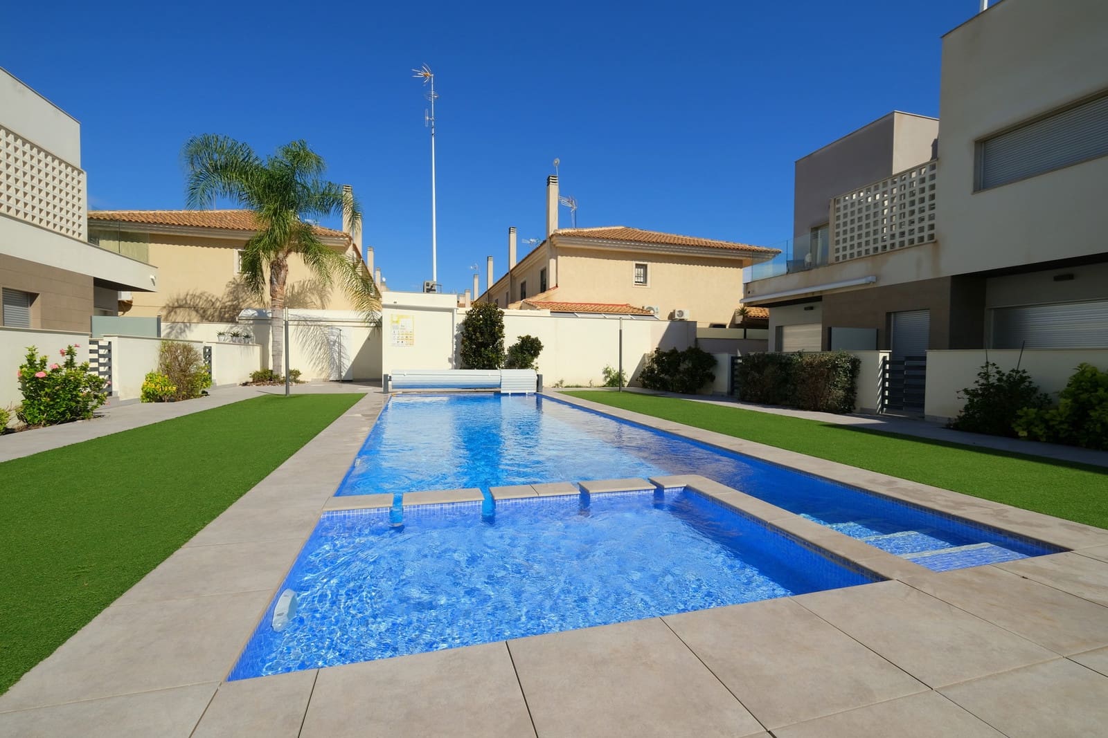 3 soveværelse Byhus til salg i Santiago de la Ribera med swimmingpool - € 275.000 (Ref: 10168255)