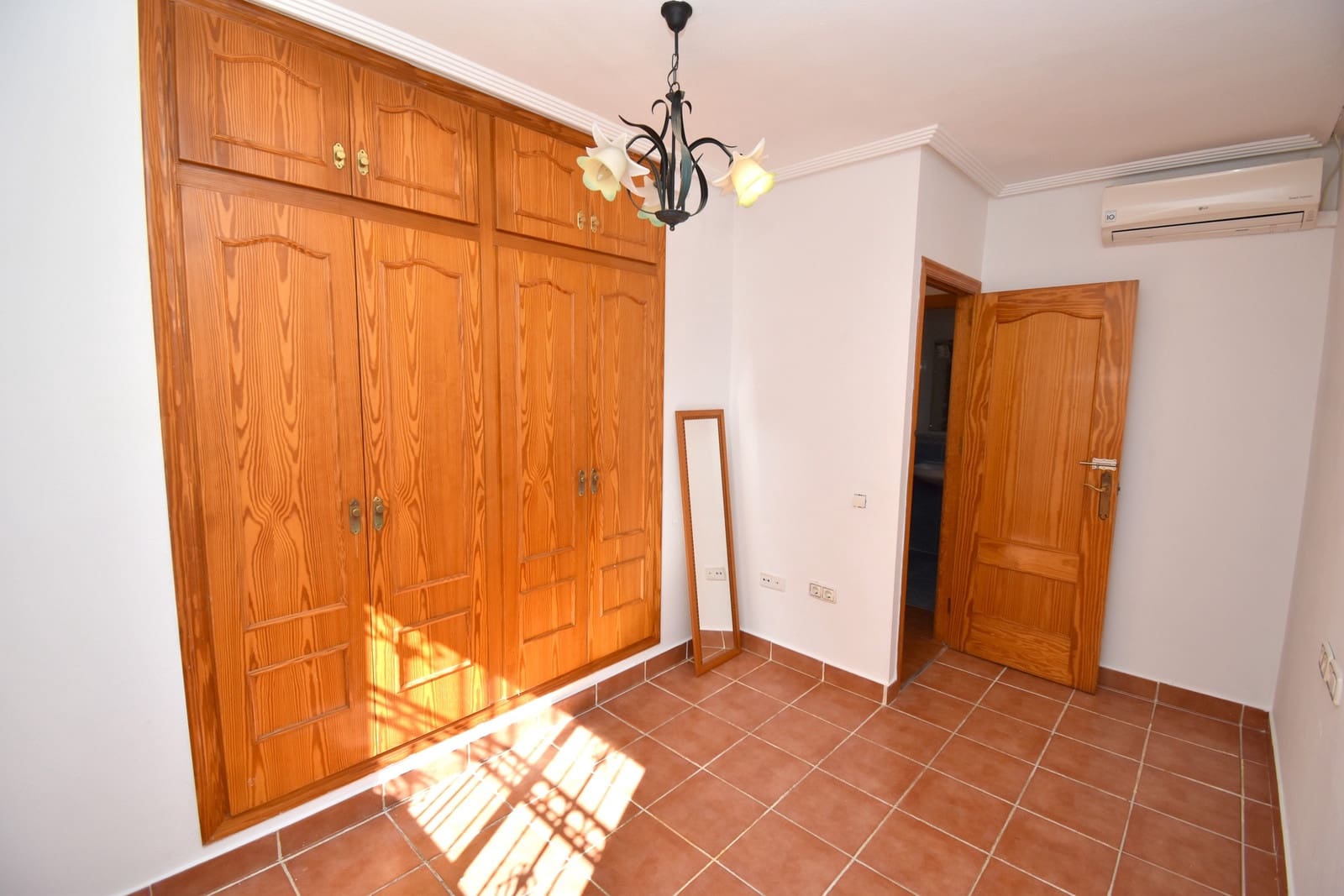 3 sypialnia Willa na sprzedaż w Villamartin z garażem - 199 995 € (Ref: 10171064)