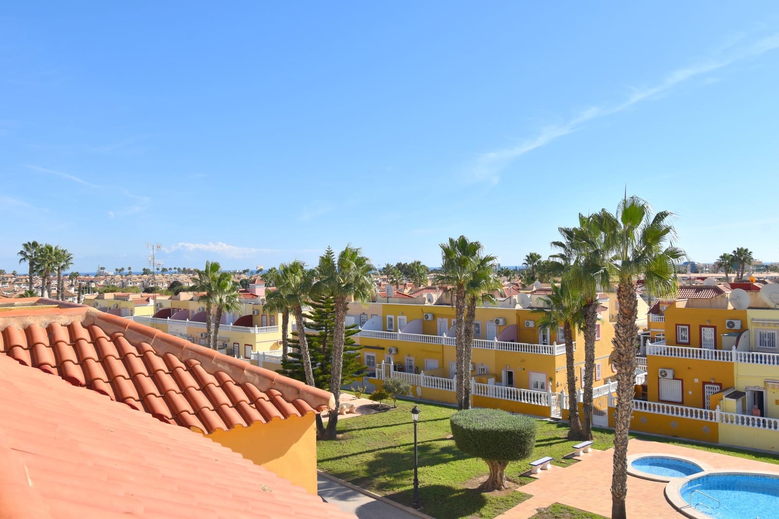2 bedroom Penthouse for sale in Cabo Roig with pool garage - € 159,995 (Ref: 10173351)