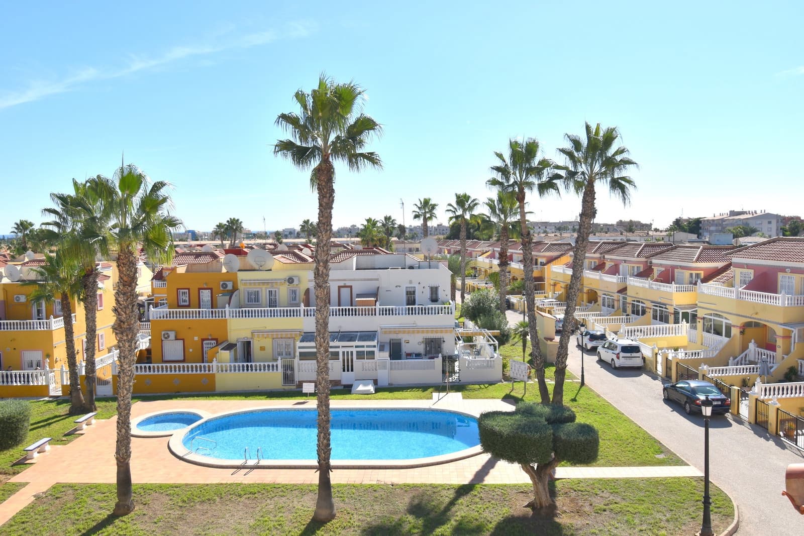 2 bedroom Penthouse for sale in Cabo Roig with pool garage - € 159,995 (Ref: 10173351)