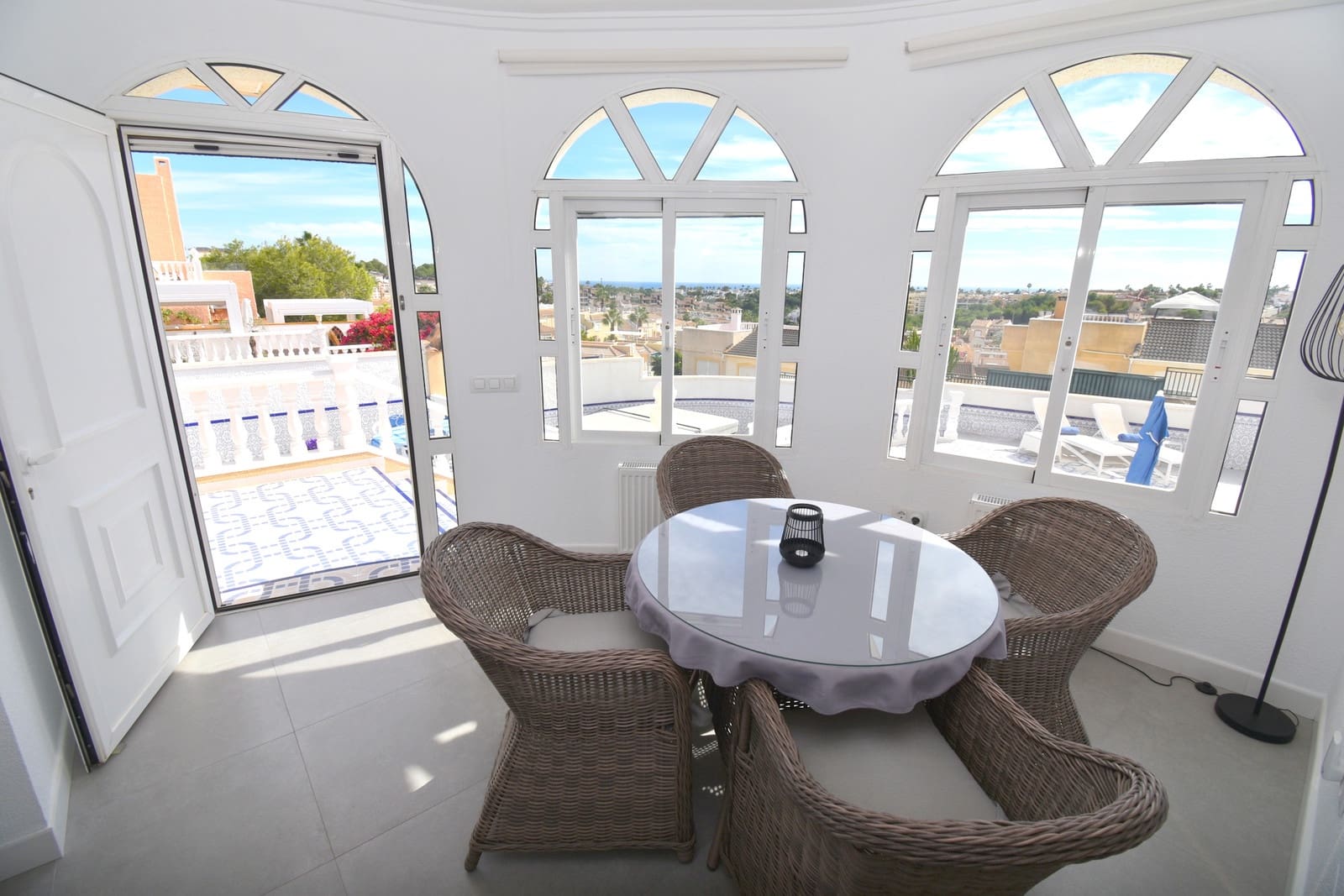 3 soverom Villa til salgs i Villamartin med svømmebasseng garasje - € 449 999 (Ref: 10176869)