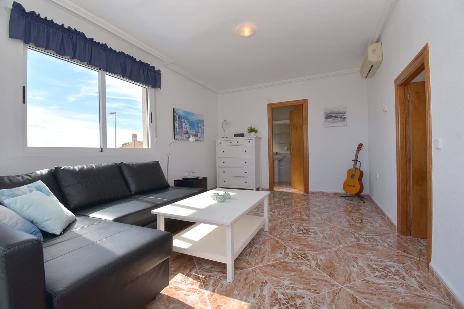 3 soverom Villa til salgs i Villamartin med svømmebasseng garasje - € 449 999 (Ref: 10176869)