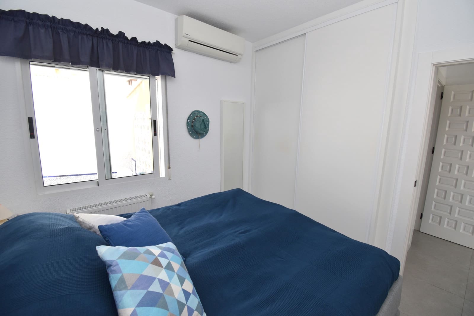 3 soverom Villa til salgs i Villamartin med svømmebasseng garasje - € 449 999 (Ref: 10176869)