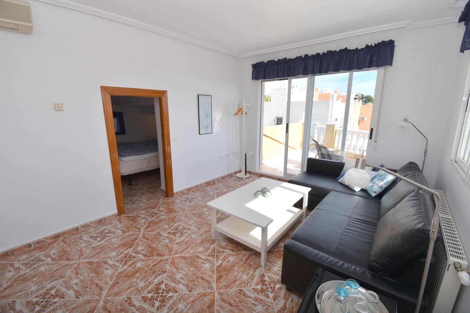 3 soverom Villa til salgs i Villamartin med svømmebasseng garasje - € 449 999 (Ref: 10176869)