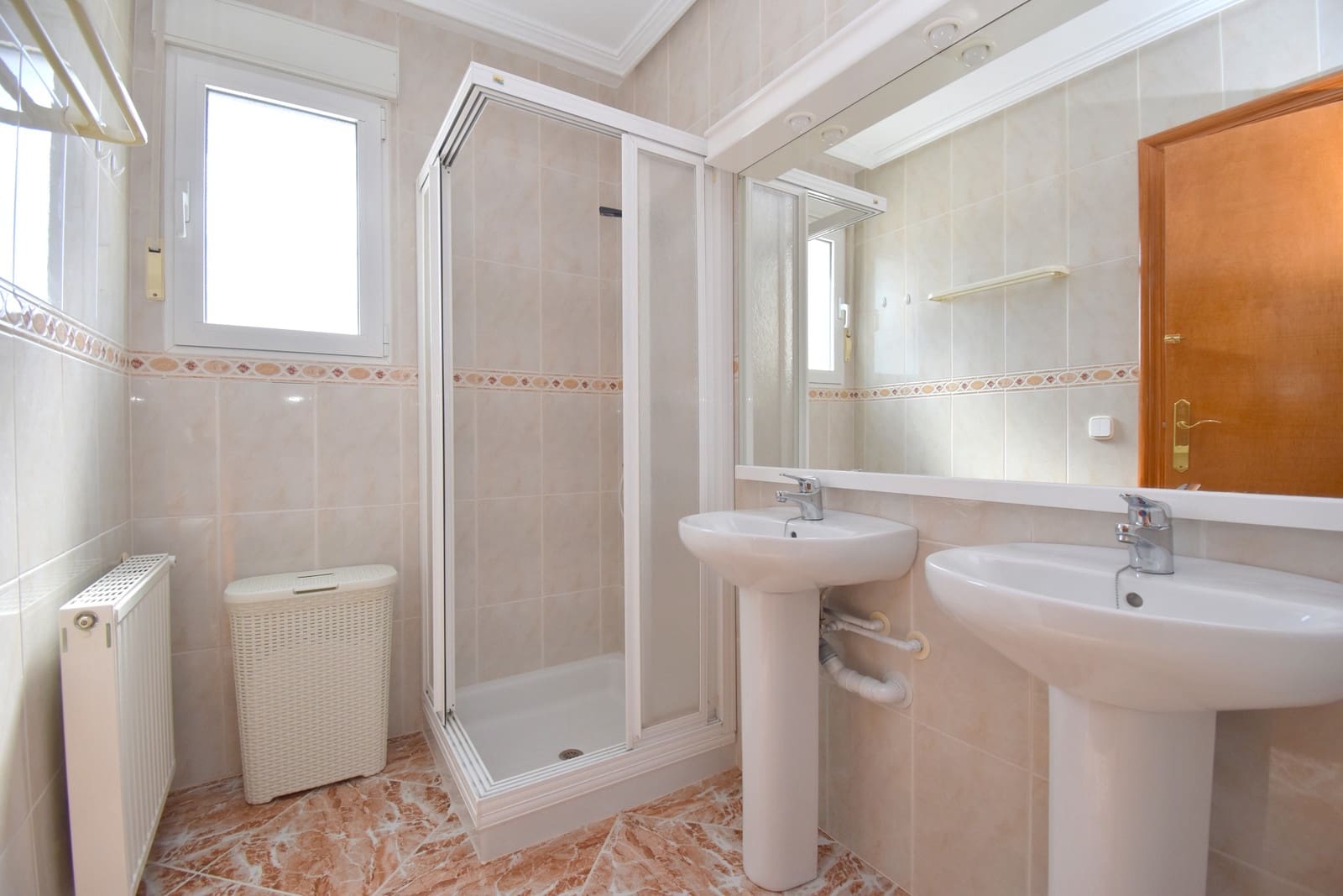 3 soverom Villa til salgs i Villamartin med svømmebasseng garasje - € 449 999 (Ref: 10176869)