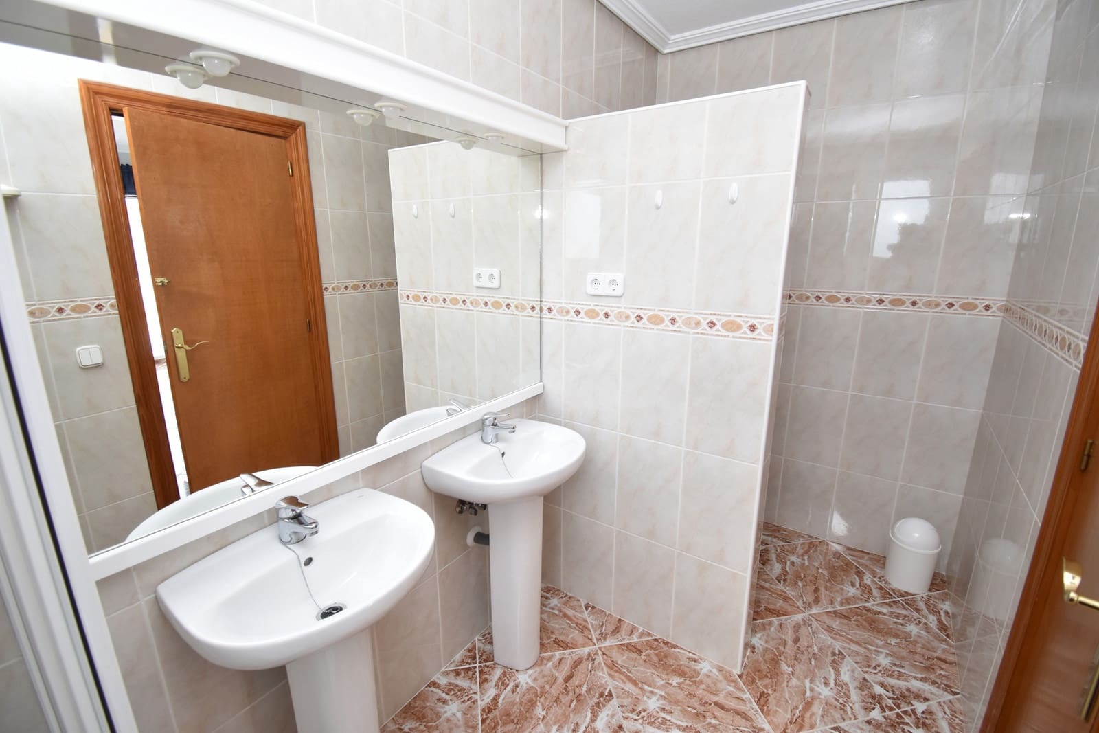 3 soverom Villa til salgs i Villamartin med svømmebasseng garasje - € 449 999 (Ref: 10176869)