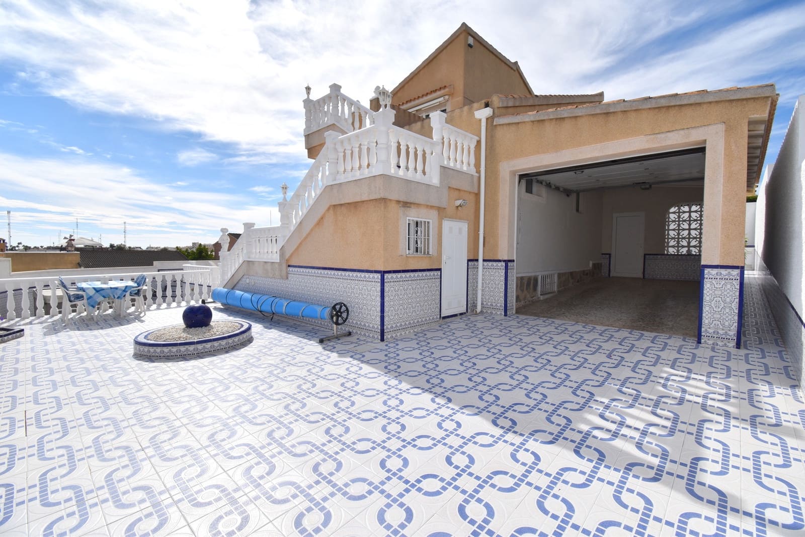 3 soverom Villa til salgs i Villamartin med svømmebasseng garasje - € 449 999 (Ref: 10176869)