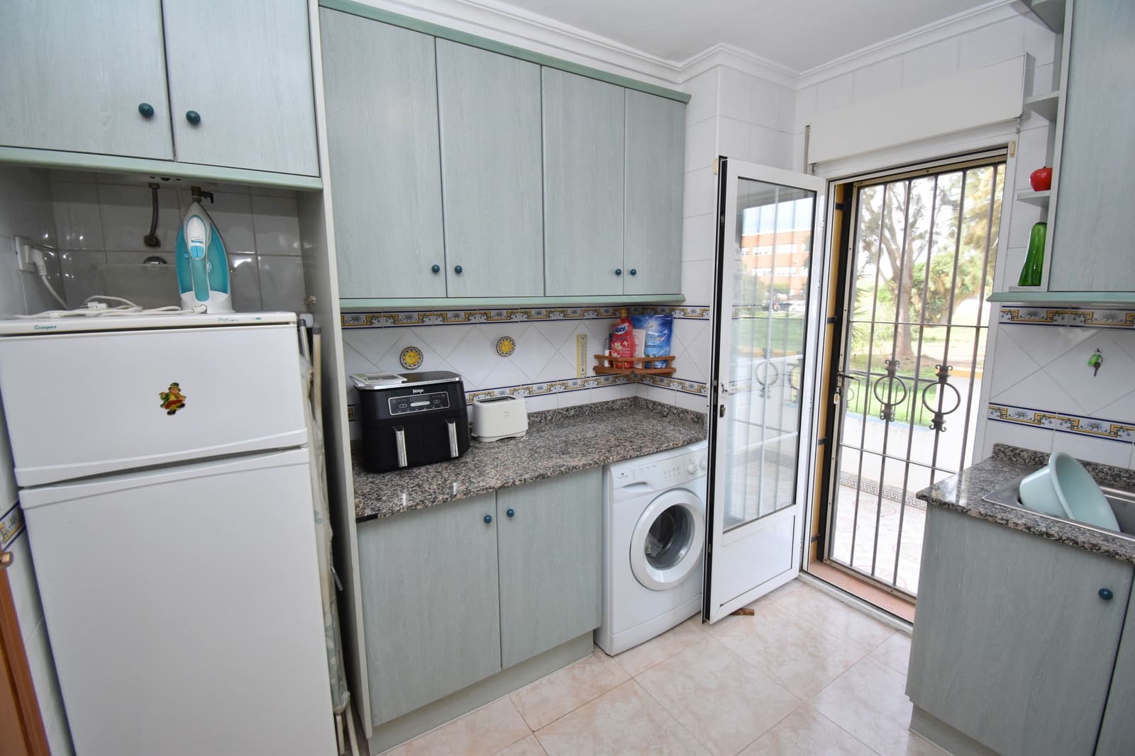 3 sypialnia Dom na sprzedaż w Torrevieja z basenem garażem - 158 000 € (Ref: 10176872)