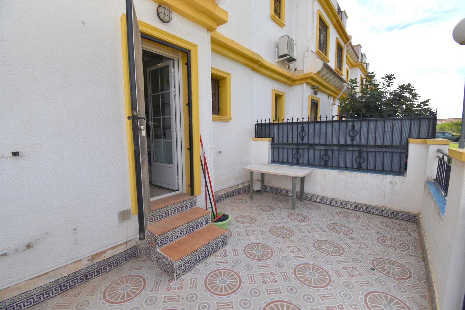 3 sypialnia Dom na sprzedaż w Torrevieja z basenem garażem - 158 000 € (Ref: 10176872)