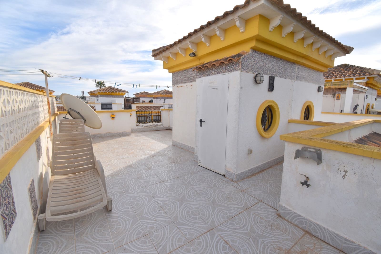 3 sypialnia Dom na sprzedaż w Torrevieja z basenem garażem - 158 000 € (Ref: 10176872)