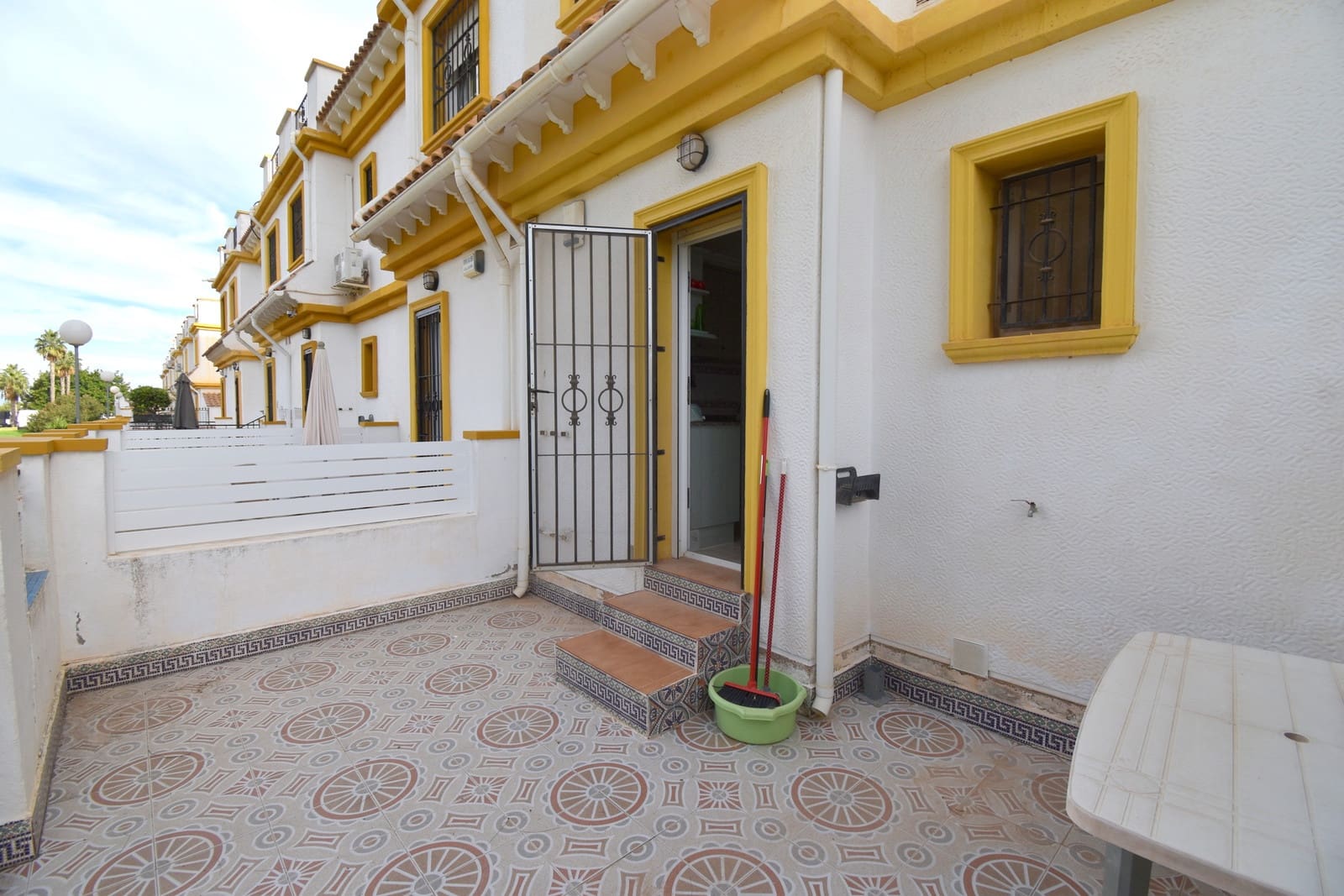 3 sypialnia Dom na sprzedaż w Torrevieja z basenem garażem - 158 000 € (Ref: 10176872)