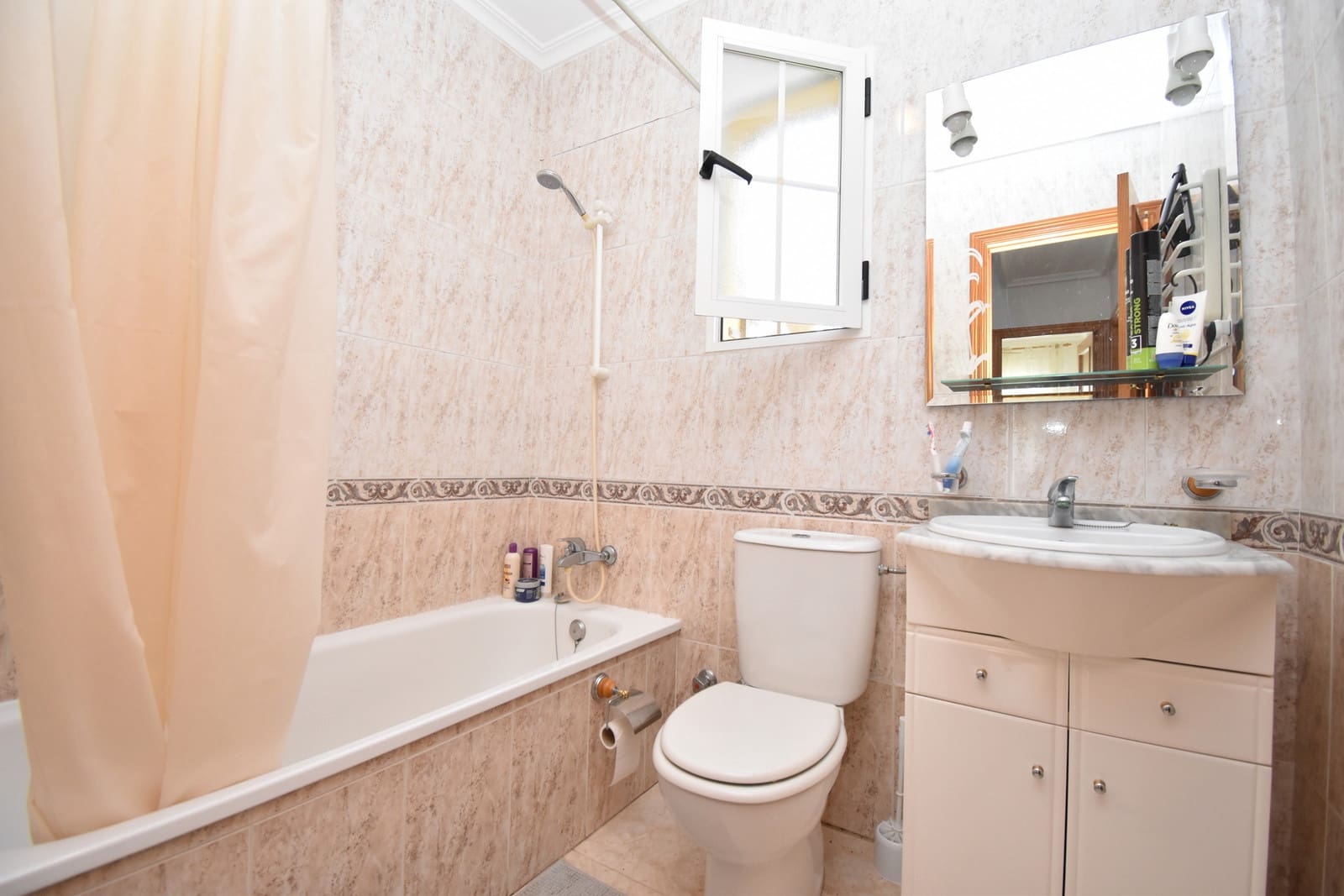 3 sypialnia Dom na sprzedaż w Torrevieja z basenem garażem - 158 000 € (Ref: 10176872)