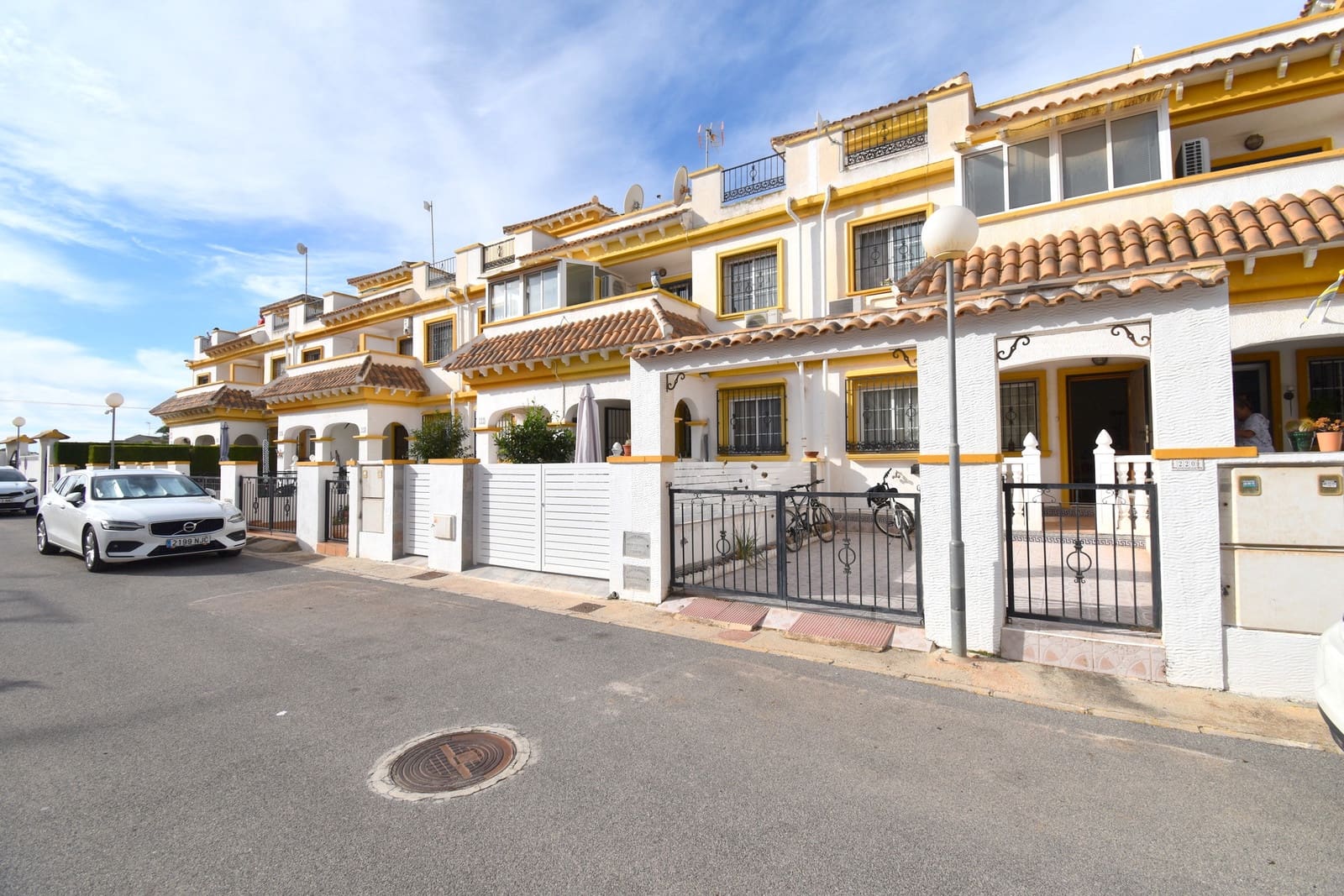3 sypialnia Dom na sprzedaż w Torrevieja z basenem garażem - 158 000 € (Ref: 10176872)