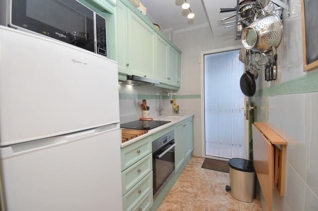 Ático de 2 habitaciones en Punta Prima, Torrevieja en venta con piscina garaje - 189.000 € (Ref: 10182656)
