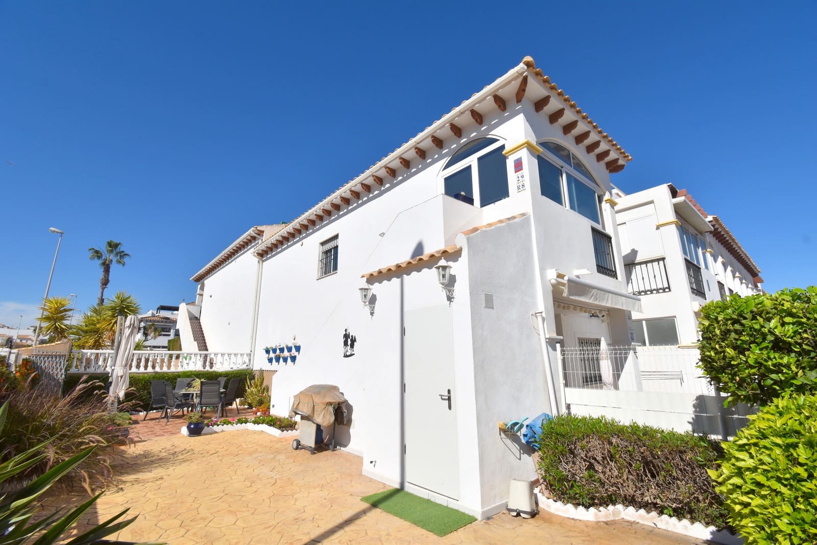 Ático de 2 habitaciones en Punta Prima en venta con piscina garaje - 189.000 € (Ref: 10182656)