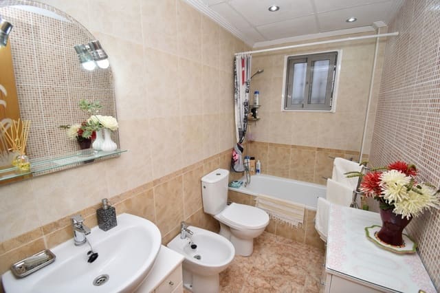 Ático de 2 habitaciones en Punta Prima, Torrevieja en venta con piscina garaje - 189.000 € (Ref: 10182656)