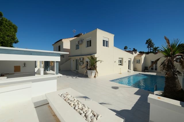3 soveværelse Villa til salg i Los Balcones med swimmingpool - € 499.995 (Ref: 10182657)