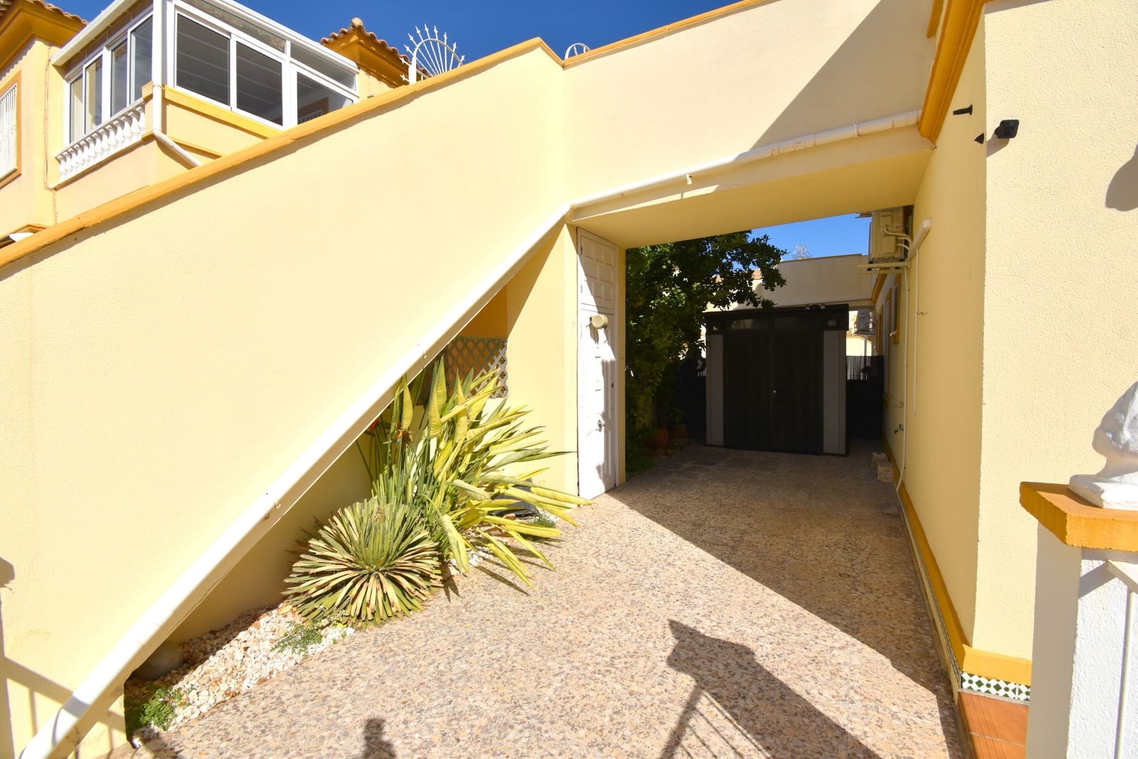 2 bedroom Apartment for sale in Playa Flamenca with pool garage - € 154,999 (Ref: 10186571)