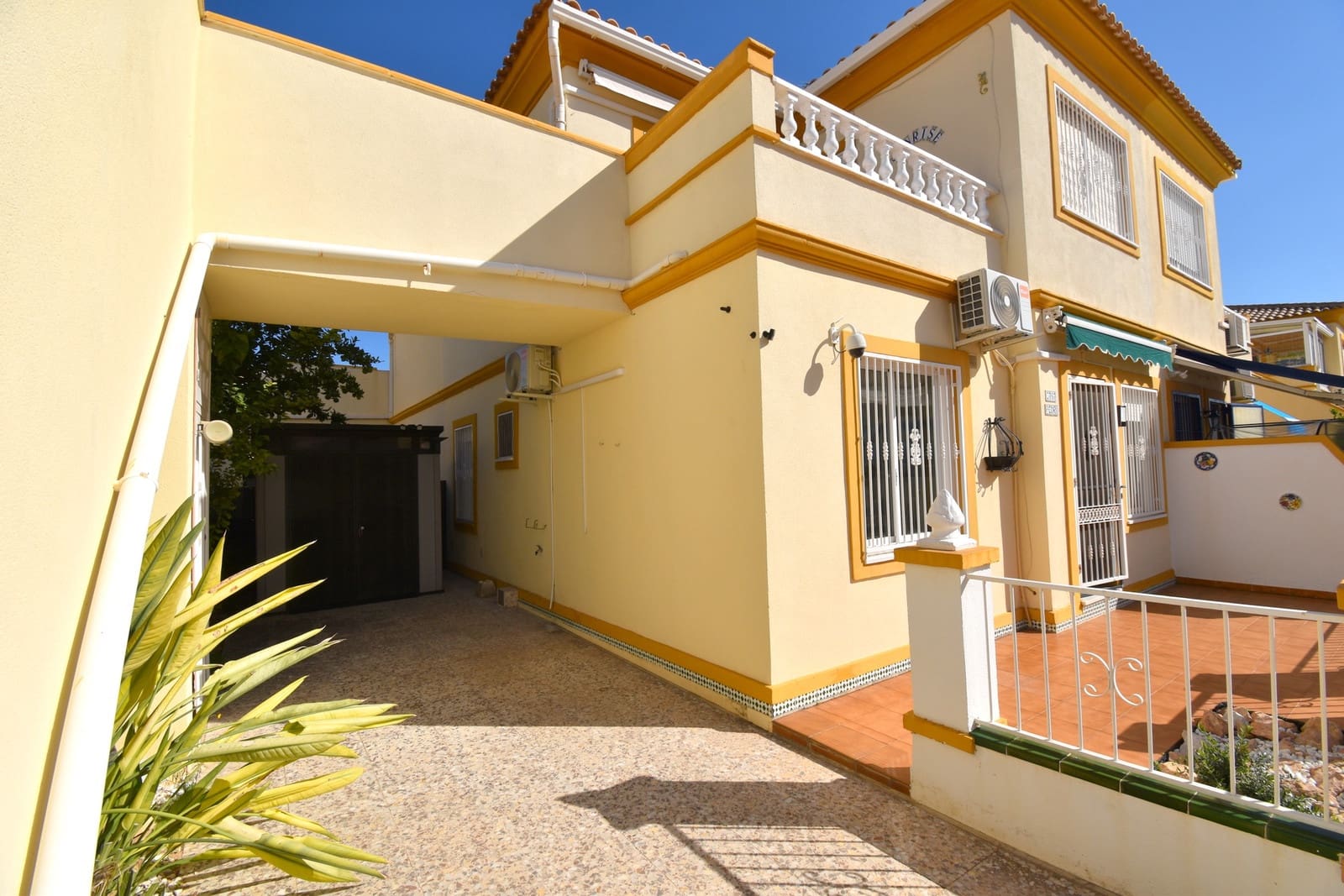 2 bedroom Apartment for sale in Playa Flamenca with pool garage - € 154,999 (Ref: 10186571)